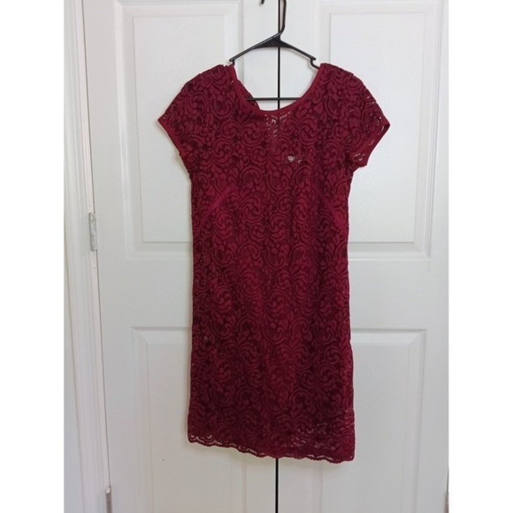 Ann Taylor LOFT Lace Sheath Dress Womens size M Burgundy Floral Short Sleeve